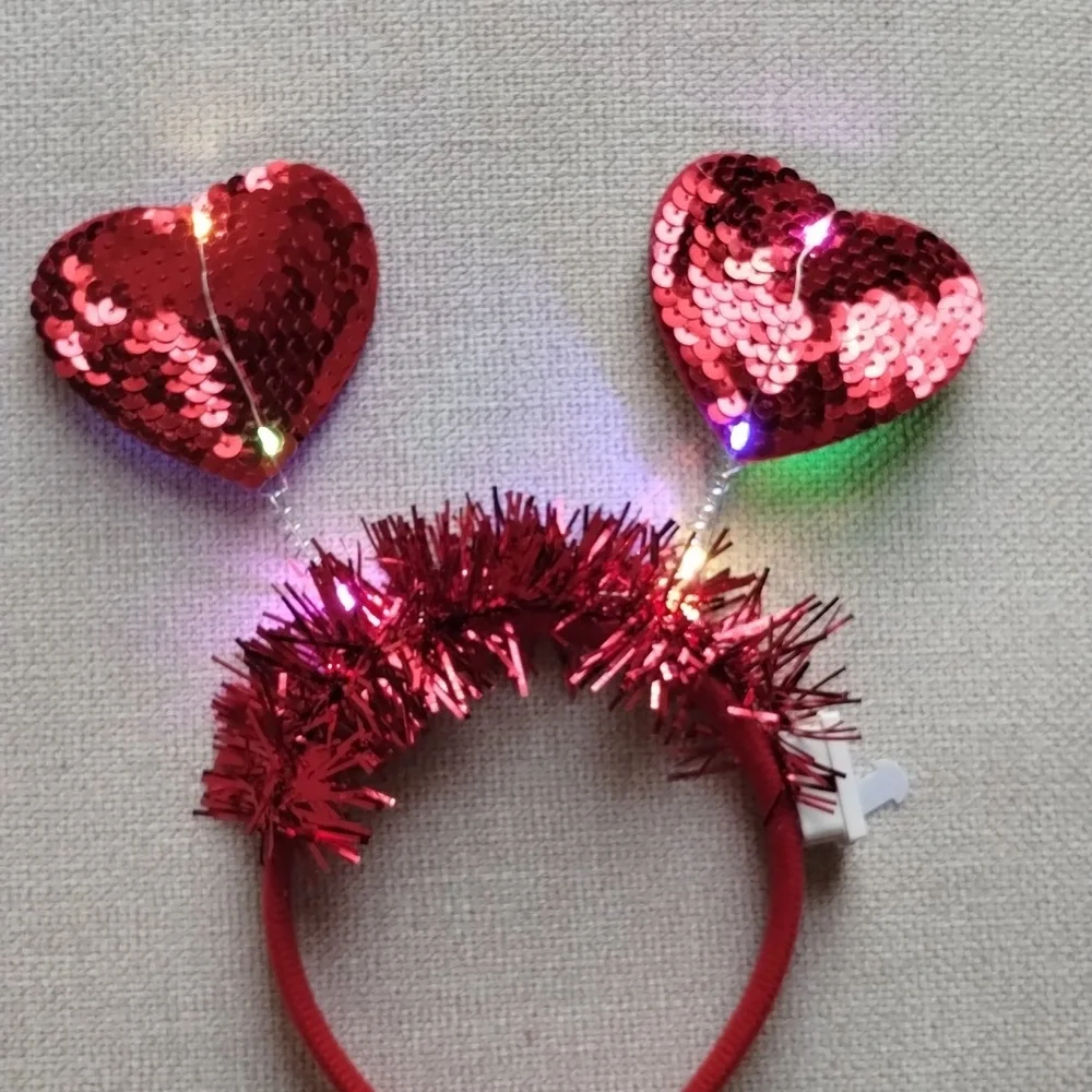 Valentine Light up Headbands with sequence Hearts 2in pack Red